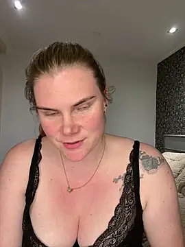 SexyBlondJoanna online show from February 25, 9:57 pm