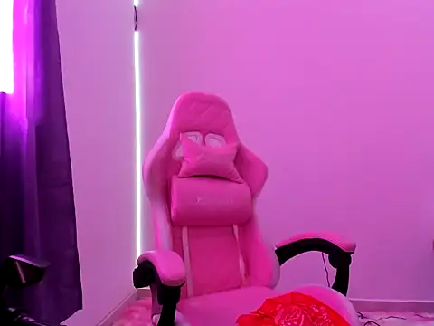 jenniferbodys online show from January 9, 5:17 pm