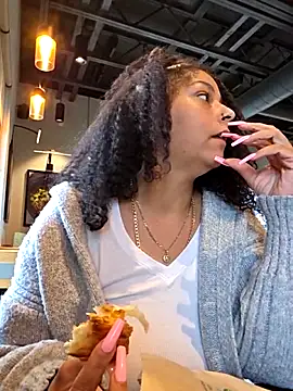 tastesosweet online show from April 11, 4:32 pm