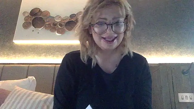 SydneyNoir online show from January 14, 8:52 am