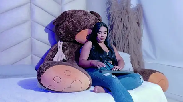 Zahara 2005 online show from January 19, 12:34 pm