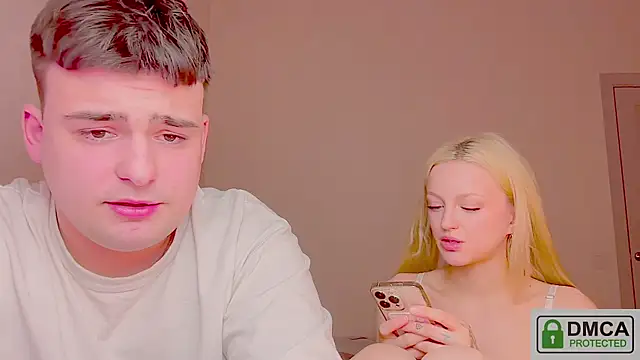 your molly mark  online show from April 14, 6:30 pm