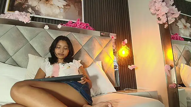 Real virgin Pussy online show from March 31, 8:42 pm