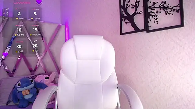 Madyson Hill online show from May 28, 11:30 am
