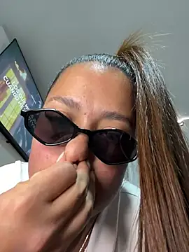 Pretty  Milf online show from March 20, 5:18 pm