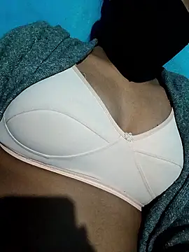 shiny lily03 online show from January 18, 9:00 pm