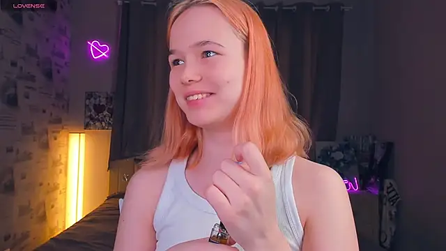 OwlLynn online show from February 20, 8:16 am