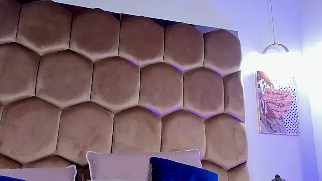 Mila laurent1 online show from February 13, 10:55 pm