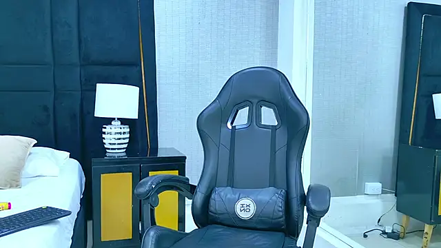 AshleyGingerr online show from February 25, 9:13 pm