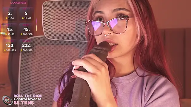 Dakota velvet  online show from April 12, 12:08 pm