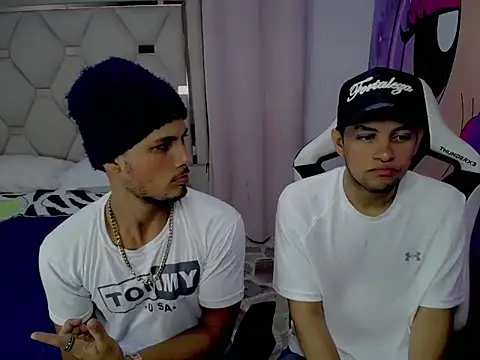 Yoxuee  online show from January 31, 9:13 pm