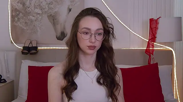 Emily Simon online show from April 19, 5:07 am