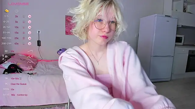 Allettaevee online show from April 24, 2:47 am