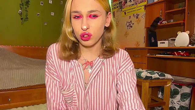 miss barbie111 online show from March 12, 10:56 pm