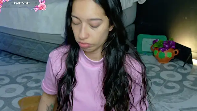 Noaah25  online show from April 19, 3:28 am