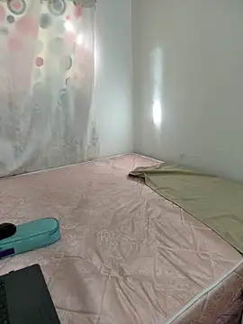 dolunay farah online show from April 1, 1:41 pm