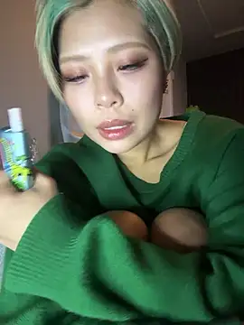 BADBITCHISAKI online show from April 15, 1:22 pm