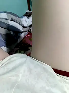 lylinhjim online show from February 28, 4:12 am