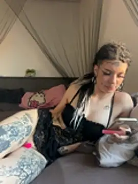 demonLamia online show from May 23, 5:22 pm