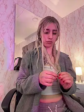 elodie rouge online show from April 10, 12:33 pm