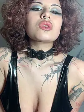 LisaLoverqs online show from January 19, 12:51 am