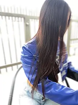 StrawberryPink  online show from April 3, 1:42 pm