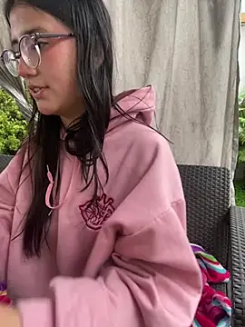 StrawberryPink  online show from March 18, 11:37 am