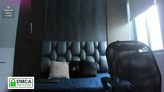 Marilyndackaria  online show from April 12, 12:30 pm