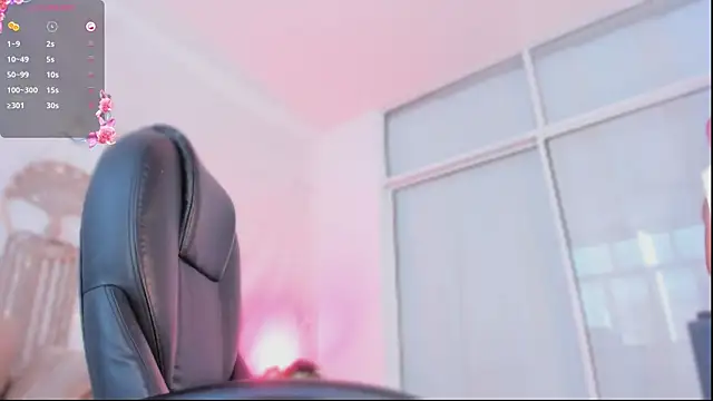 Amira Alzahra online show from April 6, 4:41 pm