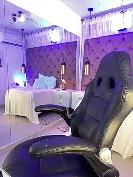 Auri   online show from February 13, 8:10 pm