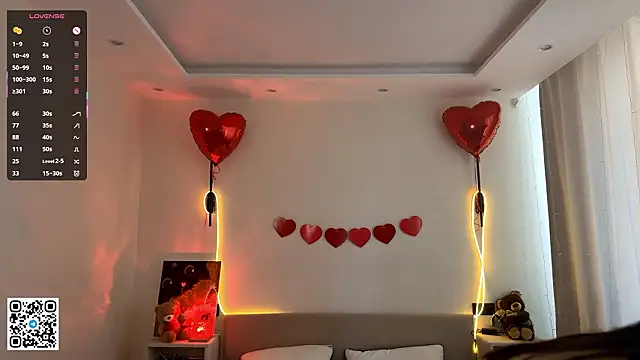 LouiseChavez online show from February 18, 8:24 am