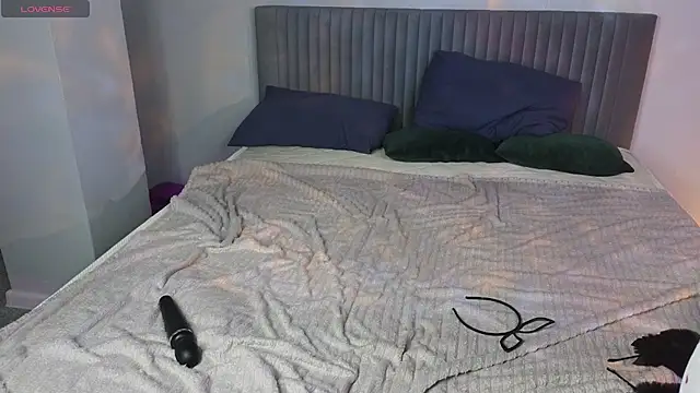 NaomiKim  online show from February 24, 6:12 am