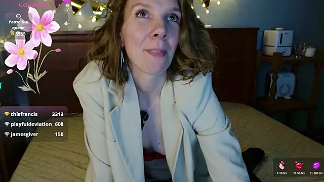 Daisy Lovely online show from April 22, 6:10 am