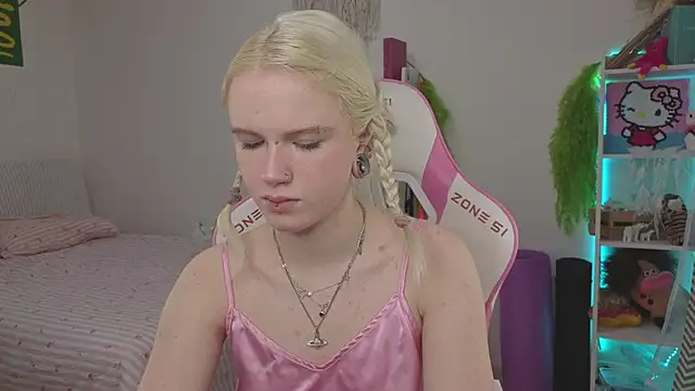 Mia WaterFall online show from April 17, 3:30 am