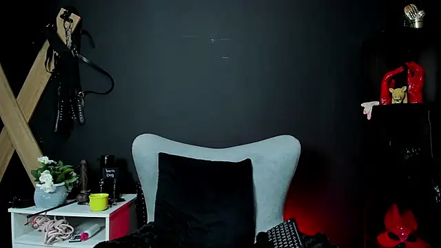 GoddesLeila online show from February 18, 7:02 pm