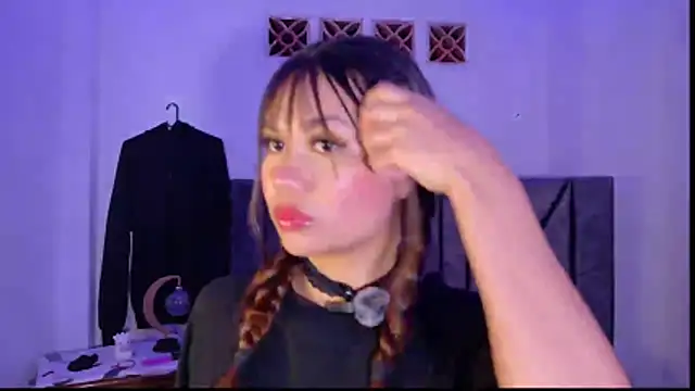 Wendy Mills  online show from February 6, 4:38 am