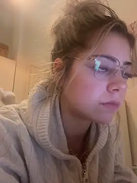 MelliMoon online show from February 22, 5:03 pm