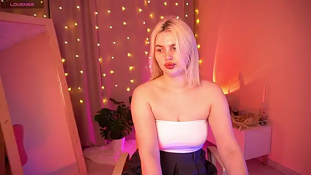 AmeliaWeells online show from April 8, 4:14 am