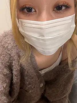 yui  yuichan online show from April 6, 10:05 am