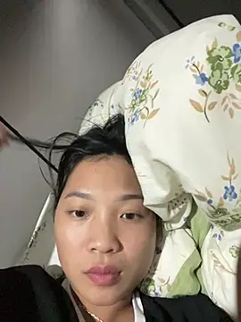 Lyn-be99 online show from May 23, 3:43 pm