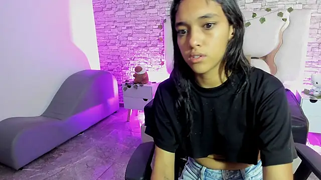 TINY TAY online show from April 17, 11:34 am