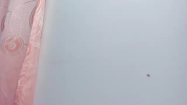 Melanie  Evans online show from March 10, 11:03 am