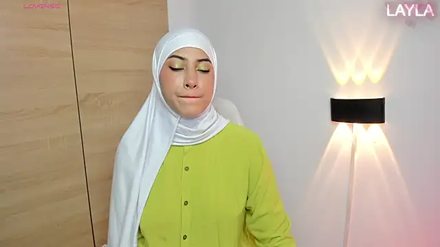 LAY LA  online show from February 3, 8:56 pm