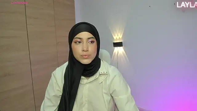 LAY LA  online show from April 28, 8:35 pm