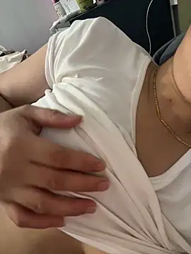 Puka2001 online show from April 3, 9:24 pm