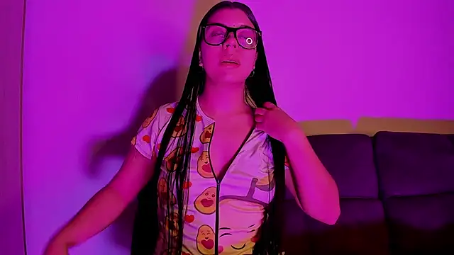 ViolettM online show from February 9, 4:04 am