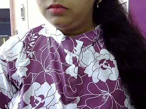 Cute Aliyaa online show from April 10, 11:16 am