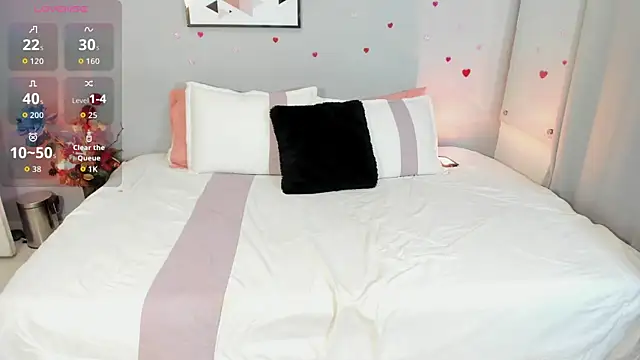 PauleteW10 online show from February 24, 12:48 pm