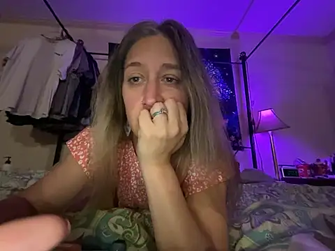 Sunflower0025 online show from July 8, 8:22 pm
