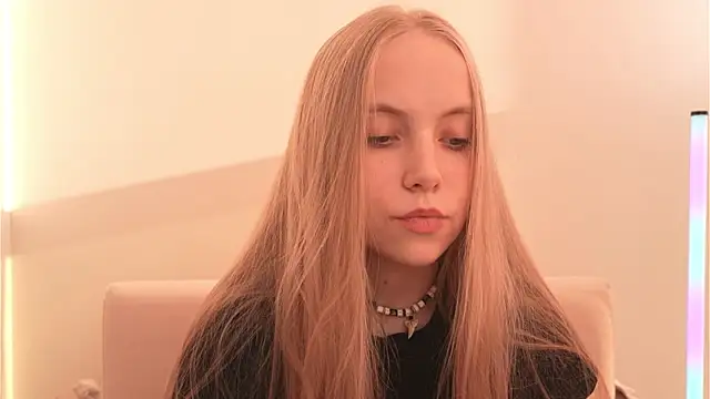 Appr0ved  online show from April 1, 3:09 pm